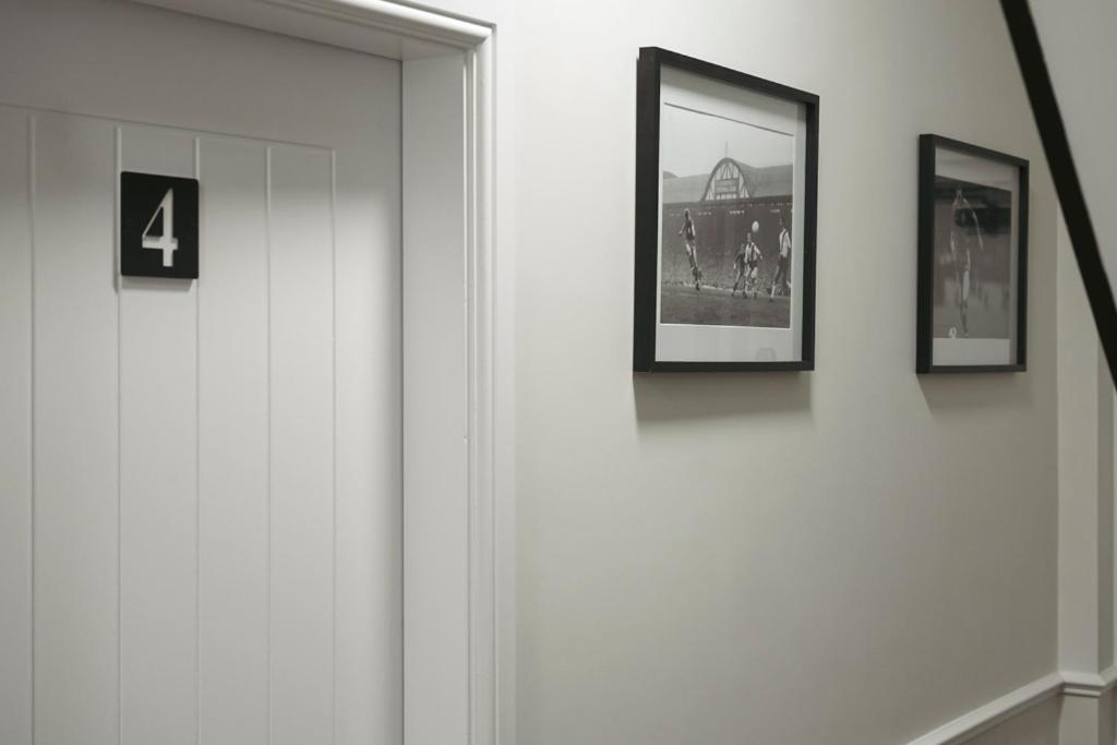 The Boot Rooms Anfield Ливърпул Екстериор снимка